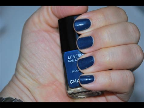 les jeans de chanel 553 blue rebel nagellak